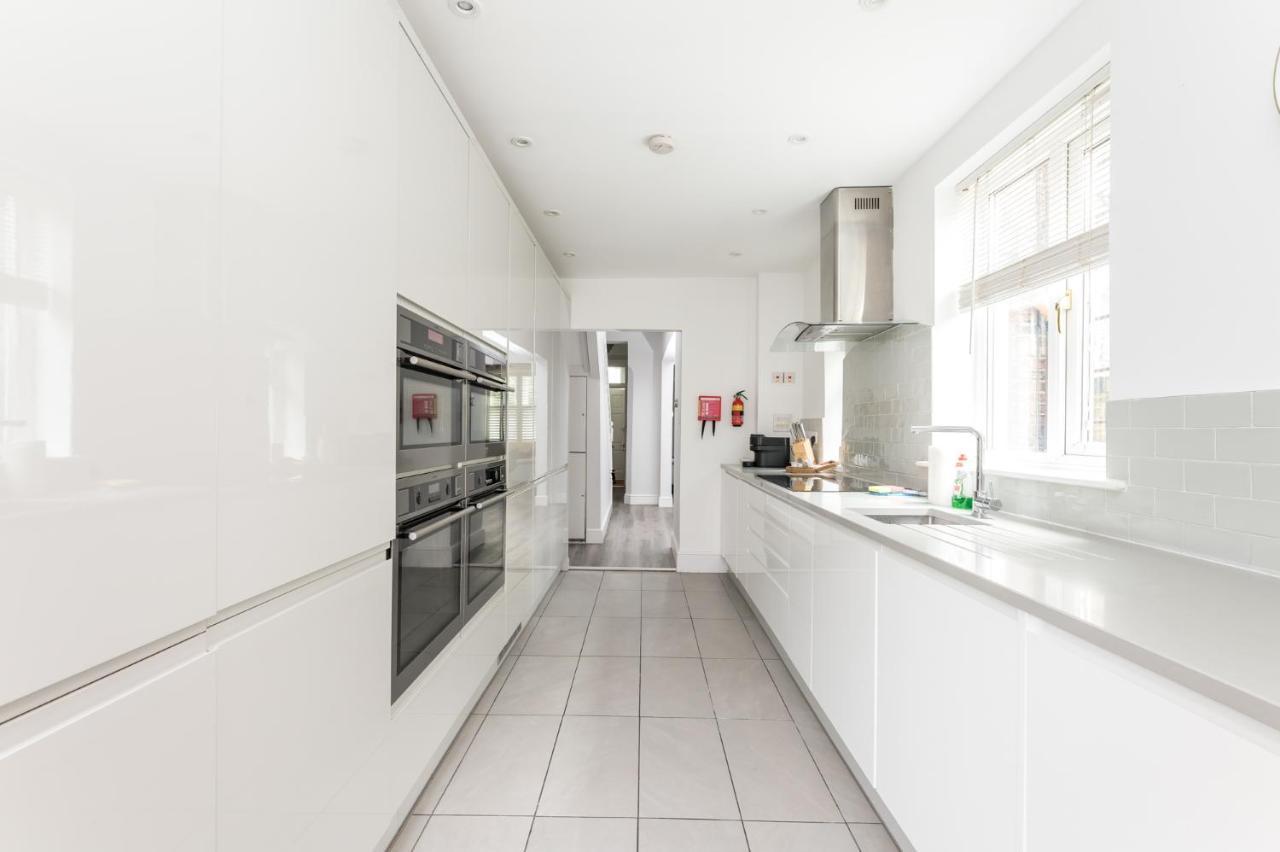 Stunning And Modern 5 Bed House I Pass The Keys Villa York Bagian luar foto