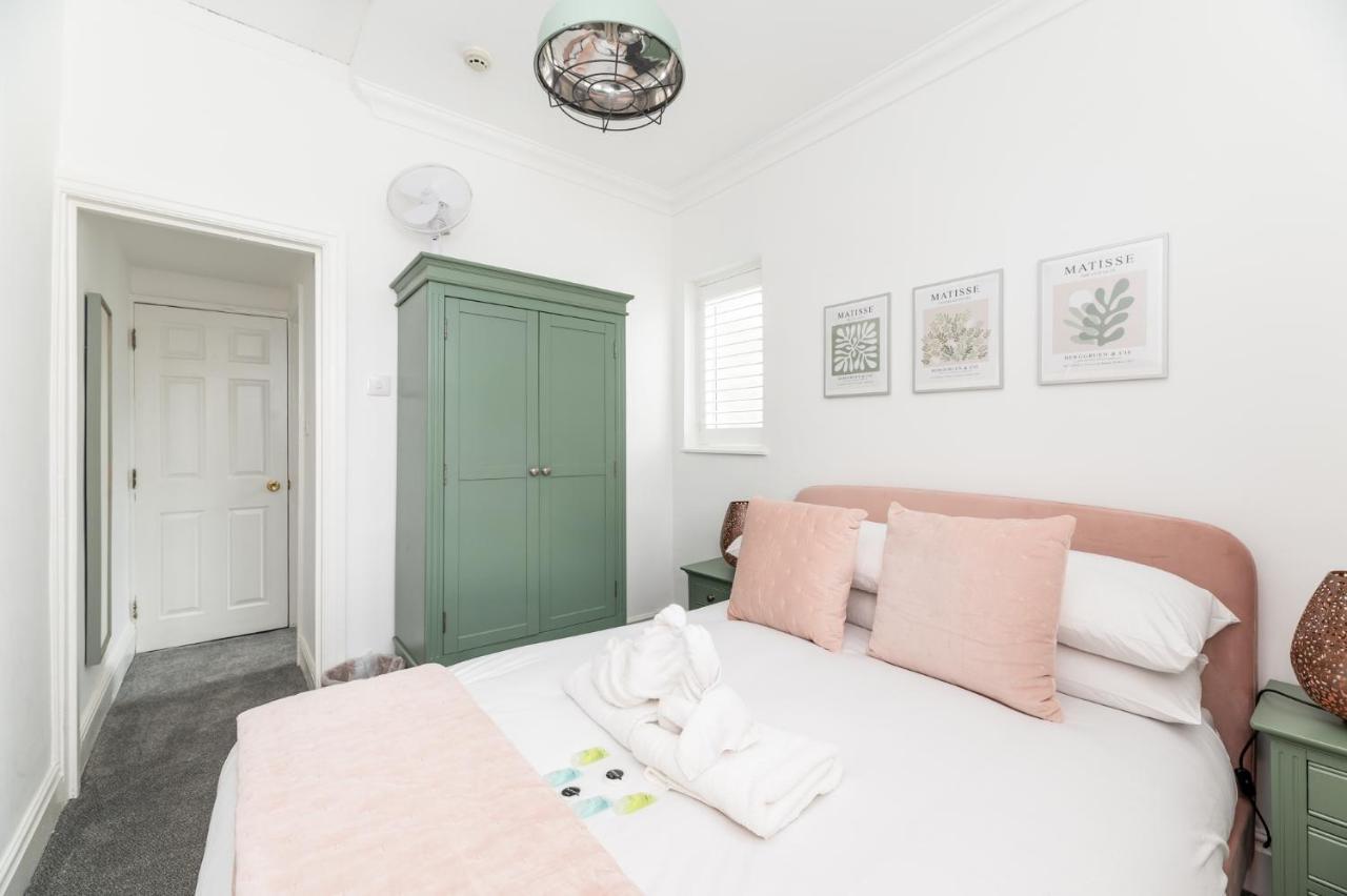 Stunning And Modern 5 Bed House I Pass The Keys Villa York Bagian luar foto